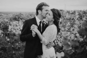 photographe-a-tours-mariage-bordeaux-dans-les-vignes-couple