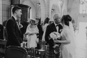 eglise-montlouis-mariage-au-domaine-des-bidaudieres-vouvray-par-ulrike-photographe-mariage-tours