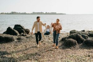 seance-en-famille-sur-la-plage-ulrike-photographe-vannes-morbihan