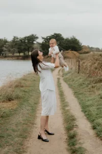 Photographe de famille dans le Morbihan pour une séance photo en nature