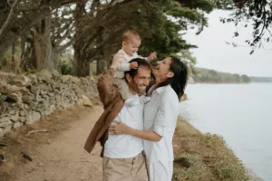 Photographe famille à Vannes pour une séance photo avec bébé